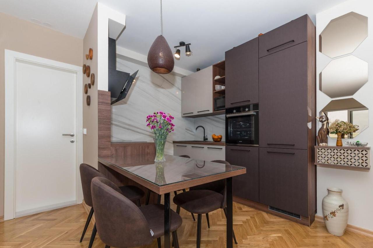 Chic Apartment Zoja Near Beach With Free Parking Makarska Exterior foto