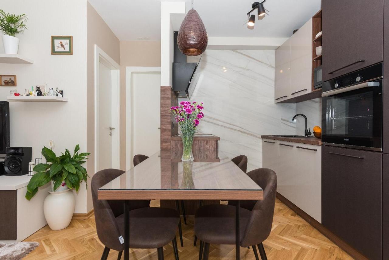Chic Apartment Zoja Near Beach With Free Parking Makarska Exterior foto