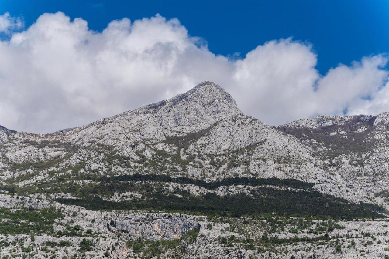 Chic Apartment Zoja Near Beach With Free Parking Makarska Exterior foto