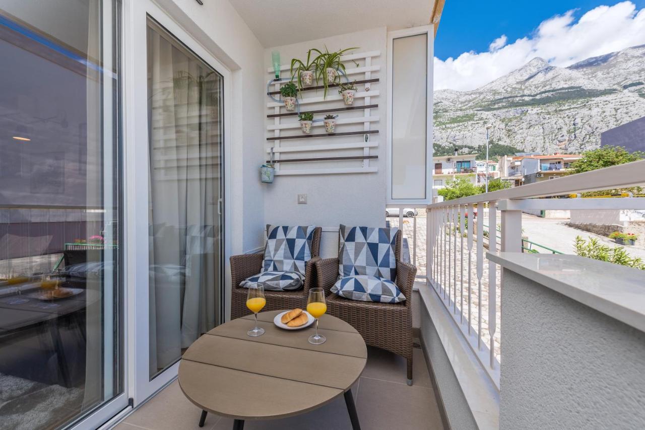 Chic Apartment Zoja Near Beach With Free Parking Makarska Exterior foto